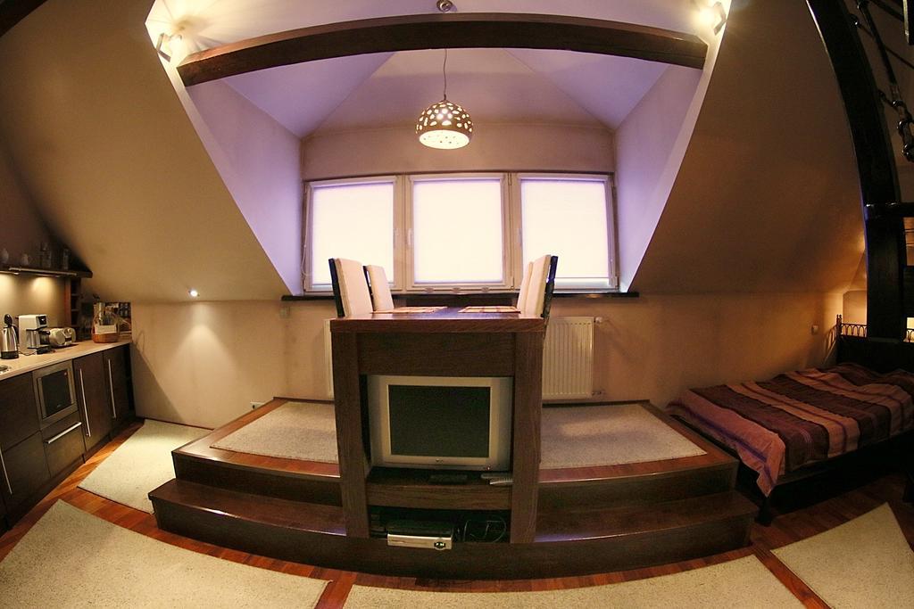 Krakow Jacuzzi Apartment Rum bild