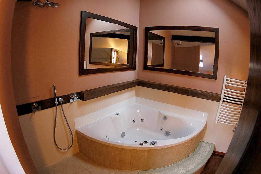 Krakow Jacuzzi Apartment Rum bild